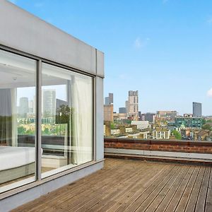 Roomzzz London Stratford